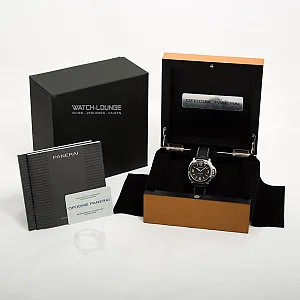 08907_watchlounge_lo.jpg