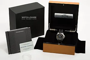 08907_watchlounge_lo.jpg