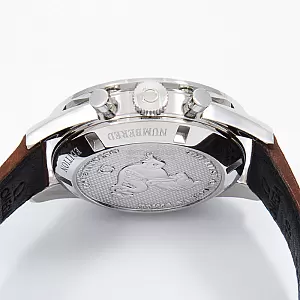 08913_watchlounge_lo.jpg