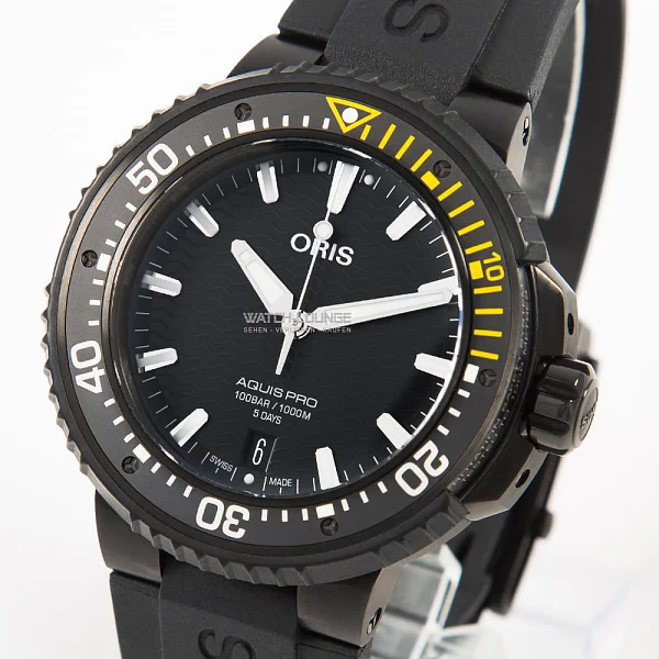 08919_watchlounge_lo_1.jpg