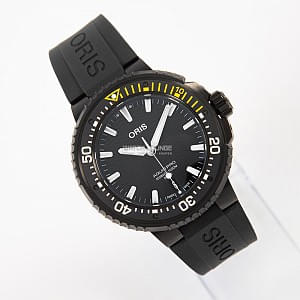 08920_watchlounge_lo.jpg