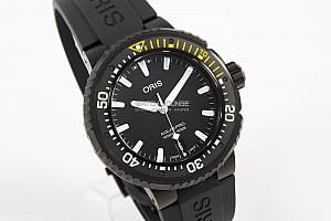 08922_watchlounge_lo.jpg