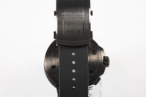 08927_watchlounge_lo.jpg
