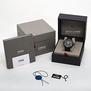08928_watchlounge_lo.jpg
