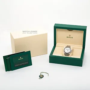 08938_watchlounge_lo.jpg