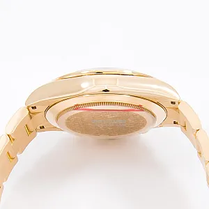 08945_watchlounge_lo.jpg