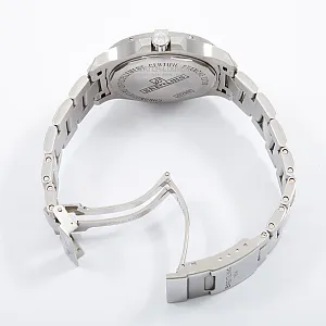 08956_watchlounge_lo.jpg