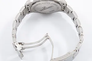 08956_watchlounge_lo.jpg