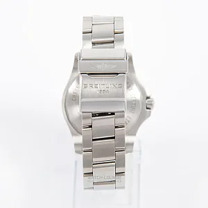 08957_watchlounge_lo.jpg