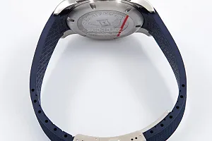 08981_watchlounge_lo.jpg