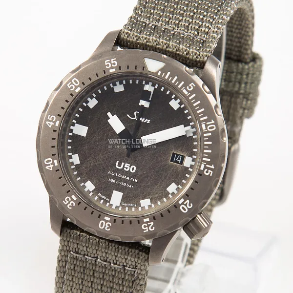 08983_watchlounge_lo_1.jpg