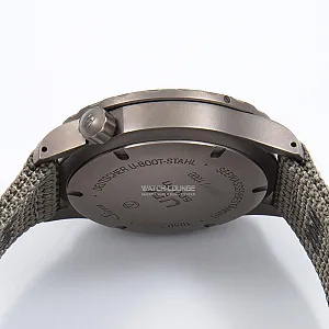 08988_watchlounge_lo.jpg