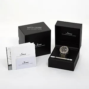 08992_watchlounge_lo.jpg