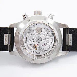09000_watchlounge_lo.jpg
