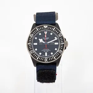 09006_watchlounge_lo.jpg