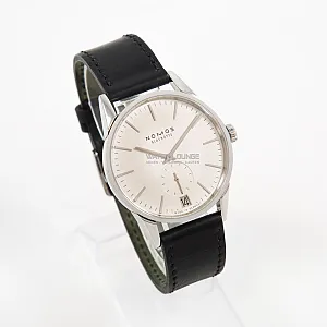 09028_watchlounge_lo.jpg