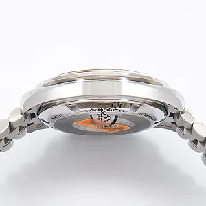 09058_watchlounge_lo.jpg