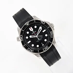 09068_watchlounge_lo.jpg