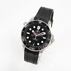 09071_watchlounge_lo.jpg