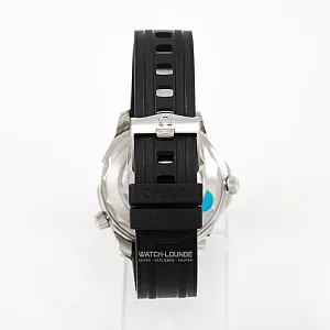 09076_watchlounge_lo.jpg