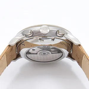 09111_watchlounge_lo.jpg
