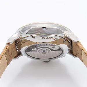 09112_watchlounge_lo.jpg