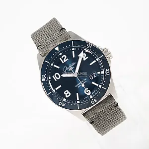 09128_watchlounge_lo.jpg