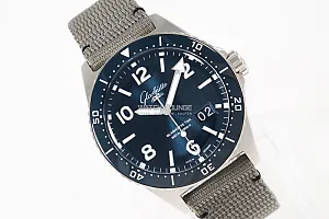 09128_watchlounge_lo.jpg