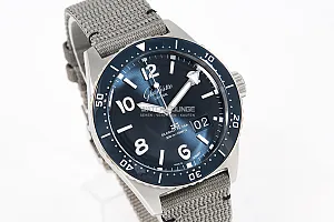 09130_watchlounge_lo.jpg