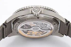 09132_watchlounge_lo.jpg