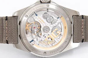 09134_watchlounge_lo.jpg