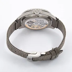 09135_watchlounge_lo.jpg