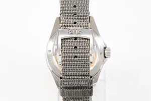 09136_watchlounge_lo.jpg