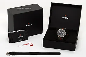 09187_watchlounge_lo.jpg