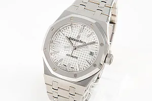 09193_watchlounge_lo.jpg