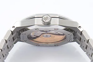 09194_watchlounge_lo.jpg