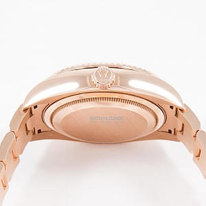 09228_watchlounge_lo.jpg