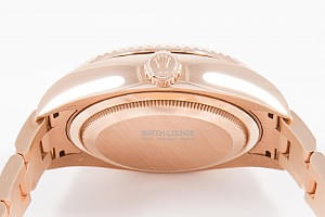 09228_watchlounge_lo.jpg