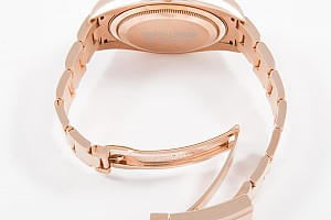 09230_watchlounge_lo.jpg