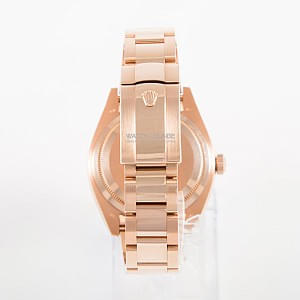 09231_watchlounge_lo.jpg