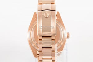 09231_watchlounge_lo.jpg