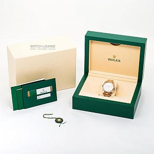 09232_watchlounge_lo.jpg