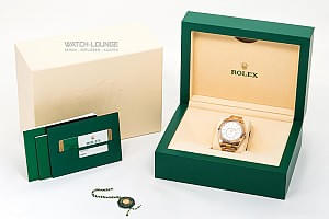 09232_watchlounge_lo.jpg
