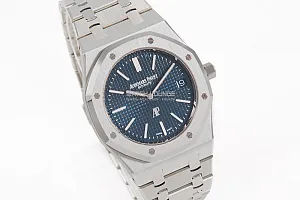 09272_watchlounge_lo.jpg