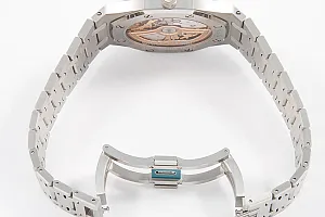 09277_watchlounge_lo.jpg