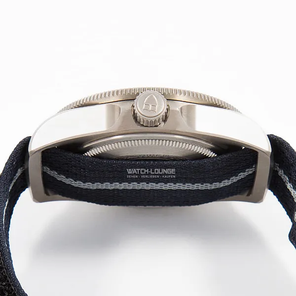 09285_watchlounge_lo.jpg