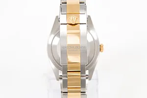 09333_watchlounge_lo.jpg