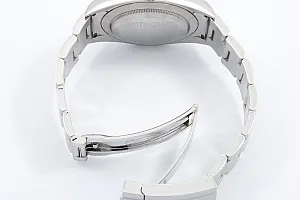 09432_watchlounge_lo_1.jpg