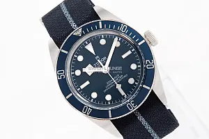 09436_watchlounge_lo.jpg