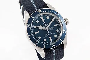 09438_watchlounge_lo.jpg
